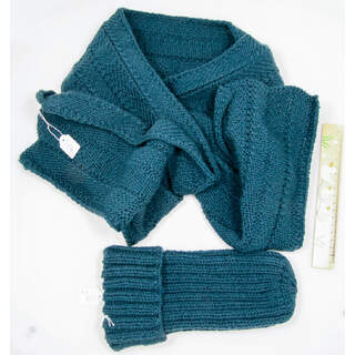 032 Gebreide sjaal en muts